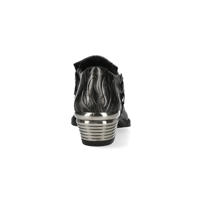 C82